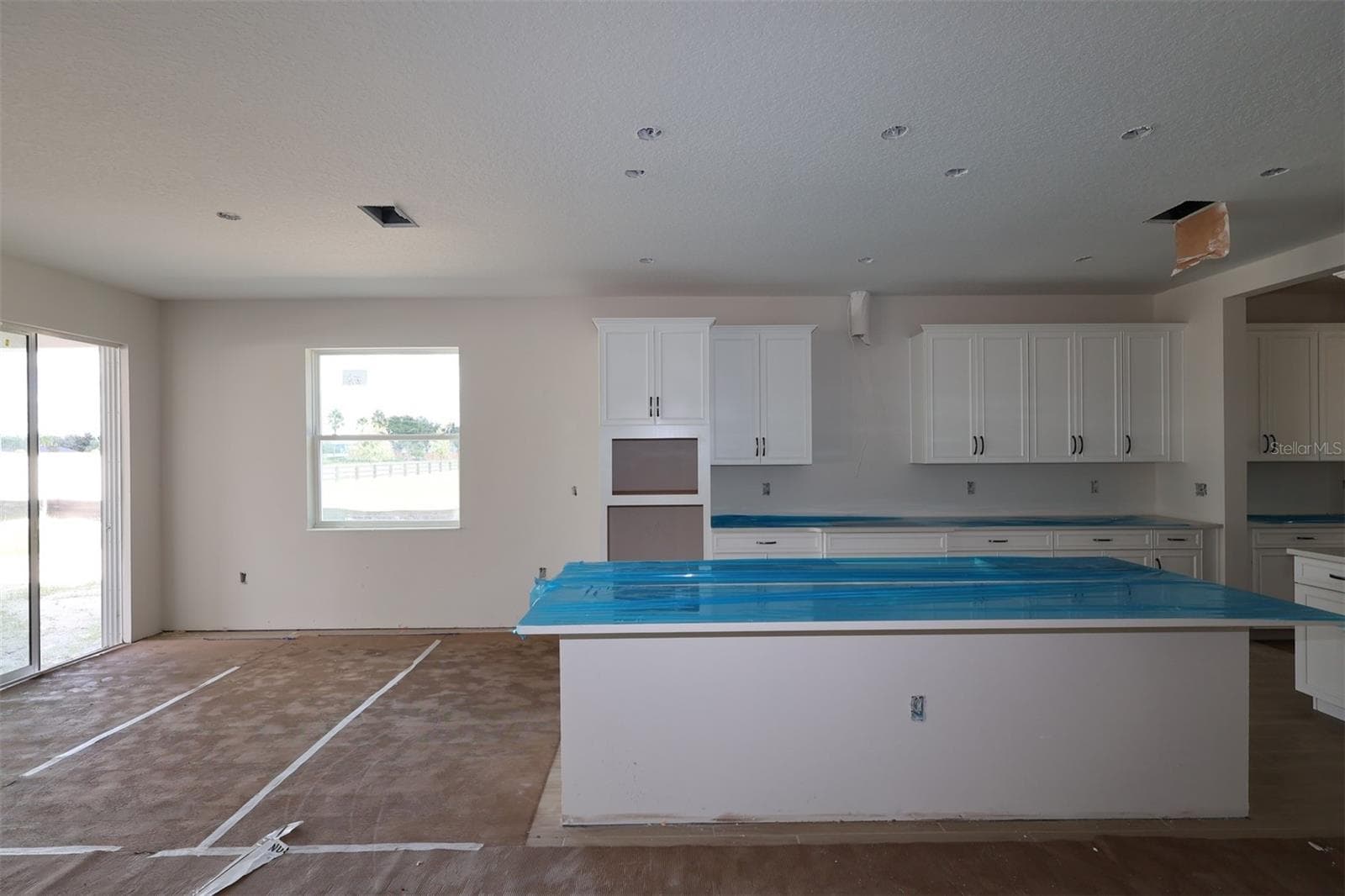 Single Family Residence at 17043 OVERSTORY RD, ORLANDO, photo 3 of 33
