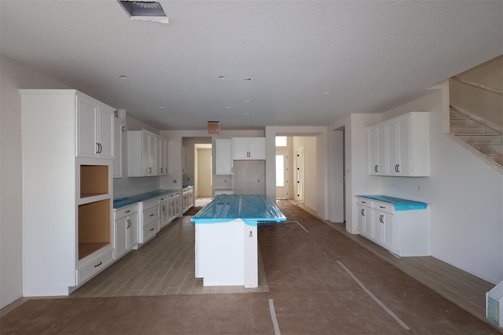 Single Family Residence at 17043 OVERSTORY RD, ORLANDO, photo 6 of 33