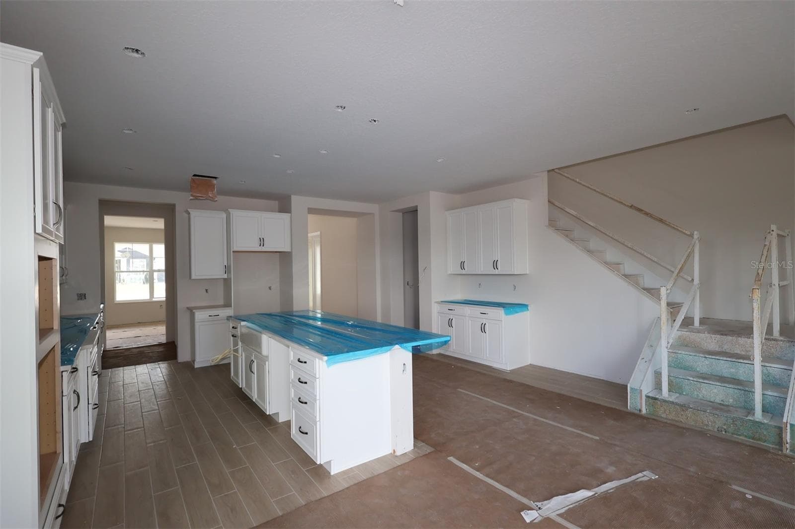 Single Family Residence at 17043 OVERSTORY RD, ORLANDO, photo 8 of 33