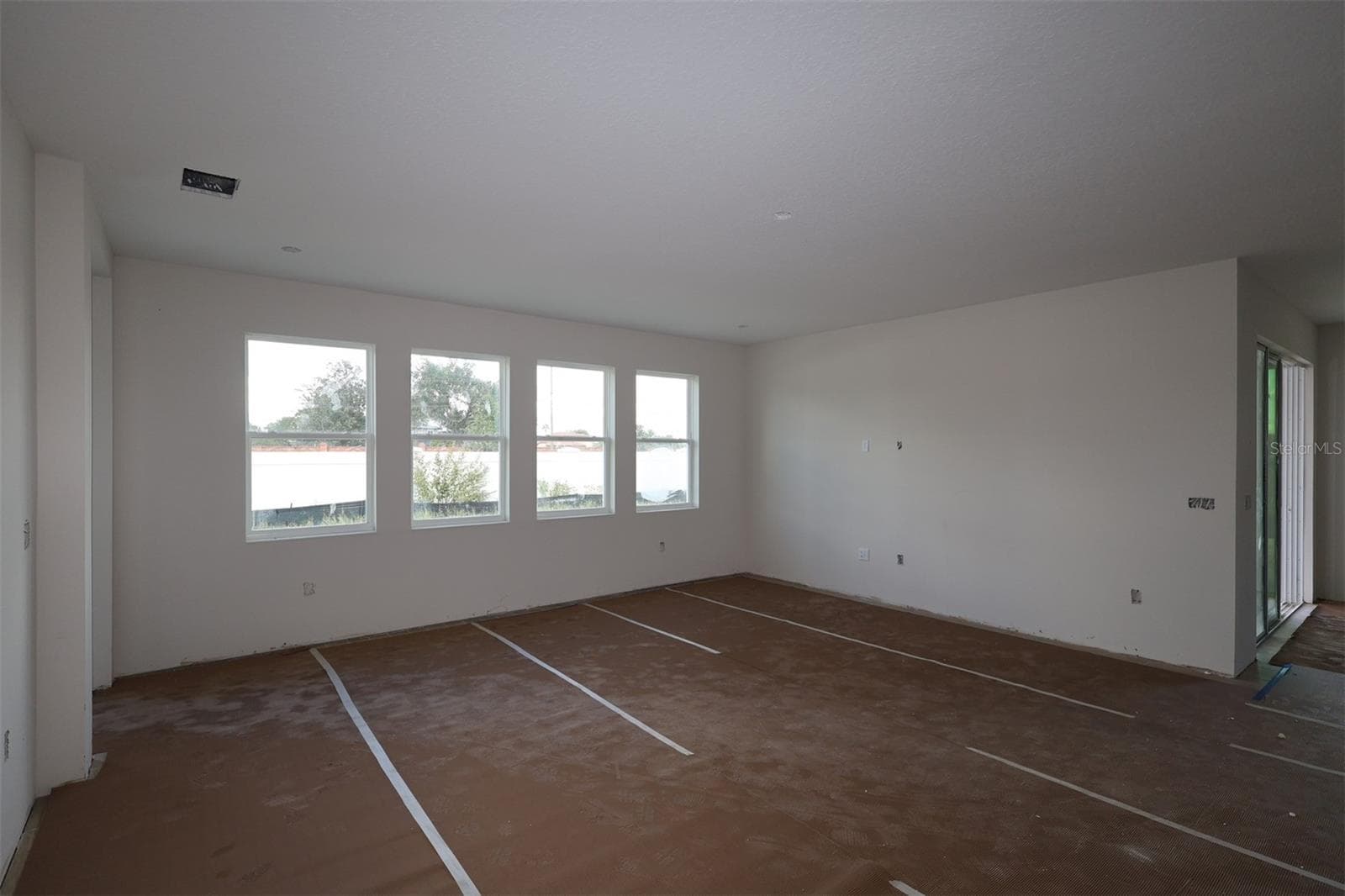 Single Family Residence at 17043 OVERSTORY RD, ORLANDO, photo 11 of 33