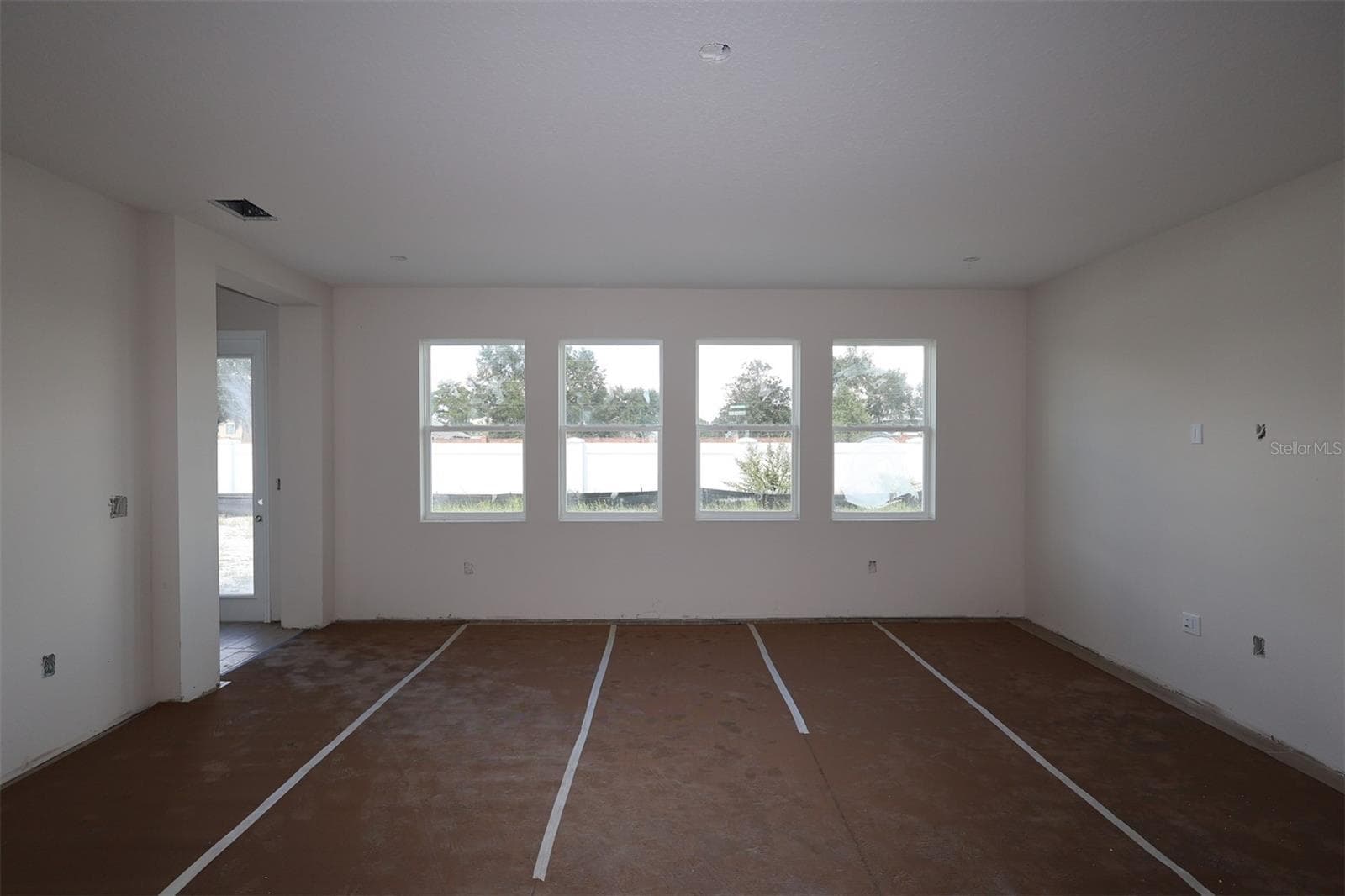 Single Family Residence at 17043 OVERSTORY RD, ORLANDO, photo 13 of 33