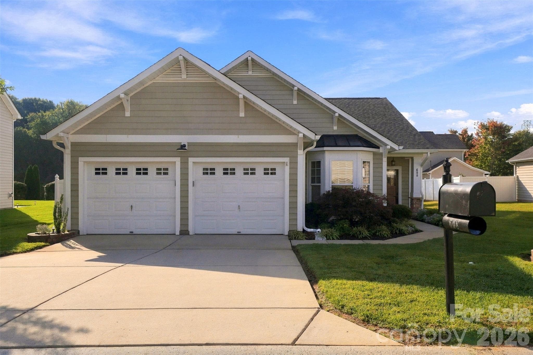 Single Family Residence at 608 Goldflower Drive, Rock Hill, photo 5 of 35
