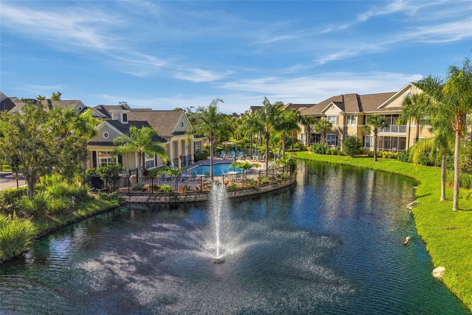 Beautiful grounds - 7946 TYBEE CT, UNIVERSITY PARK