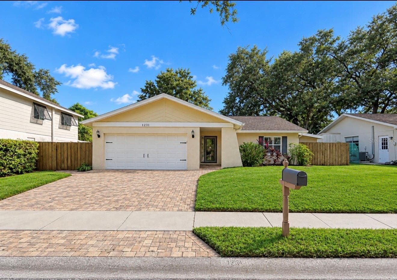 1231 ROSEWOOD ST