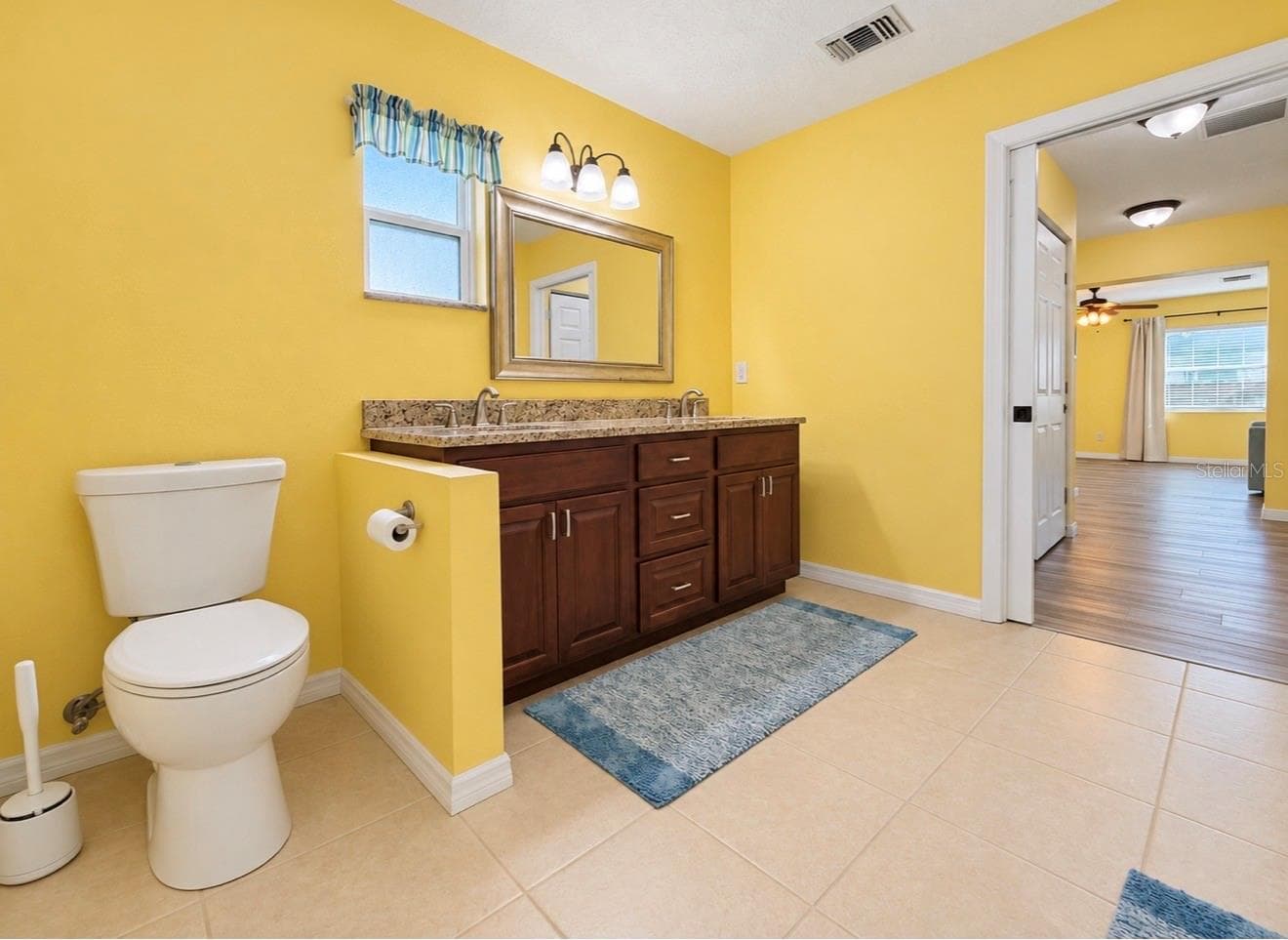 Primary bathroom w/ dual sinks - 1231 ROSEWOOD ST, LARGO