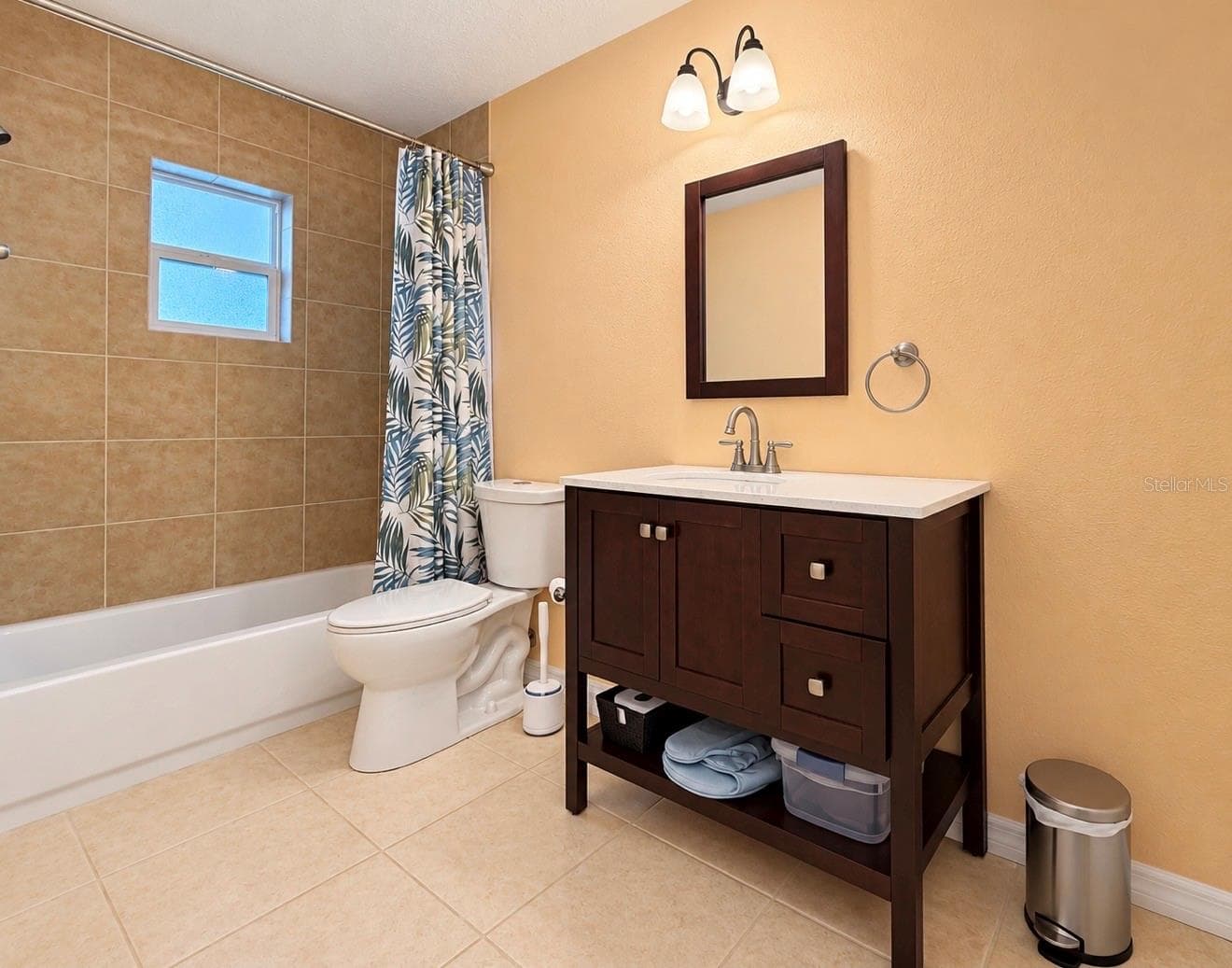 2nd bathroom - 1231 ROSEWOOD ST, LARGO