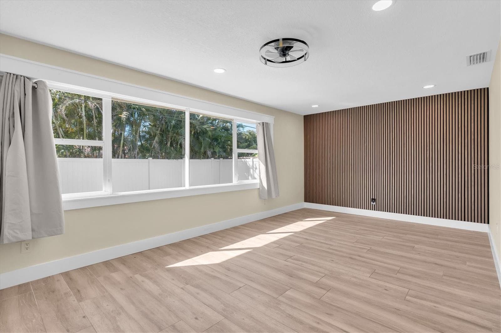 Single Family Residence at 14968 IMPERIAL POINT DR N, LARGO, photo 18 of 62