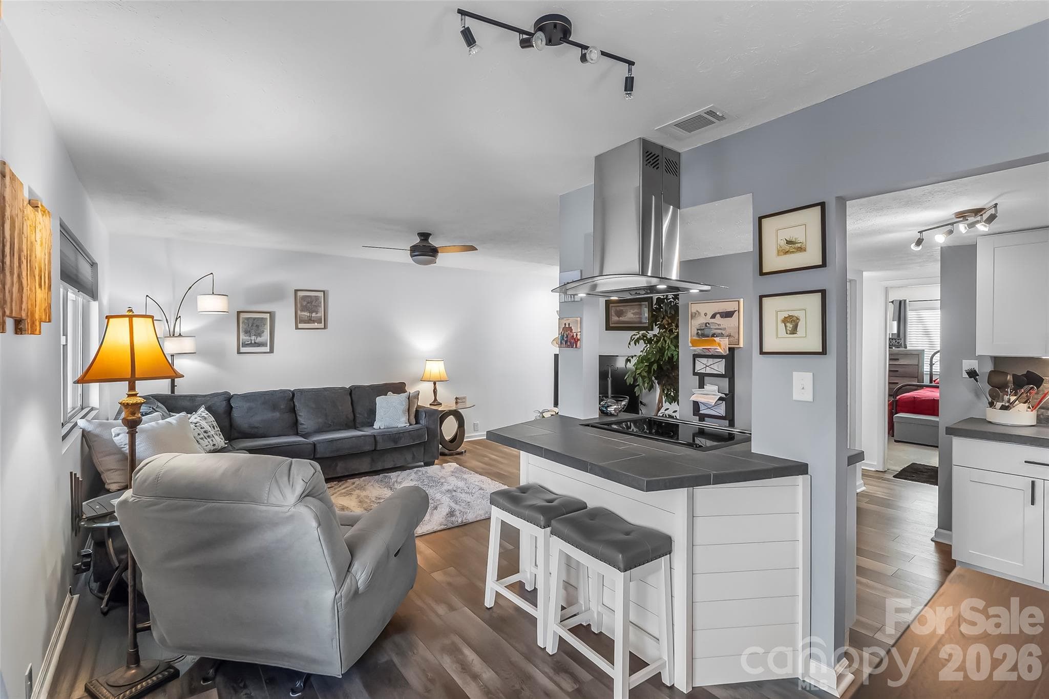 Condominium at 1050 21st Avenue, Hickory, photo 9 of 24