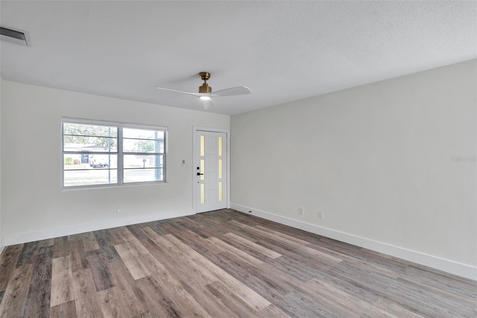 Single Family Residence at 2238 13TH AVE SW, LARGO, photo 7 of 32