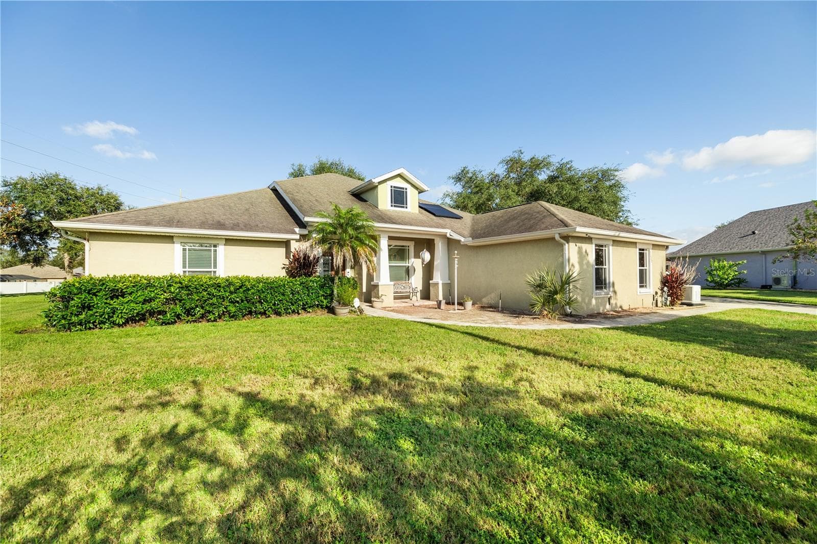Front side view - 3002 VIA ROMA COURT, PLANT CITY