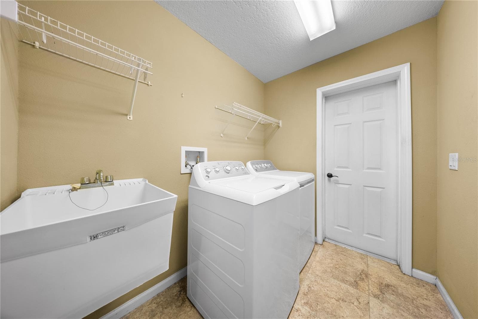 Laundry Room - 3002 VIA ROMA COURT, PLANT CITY