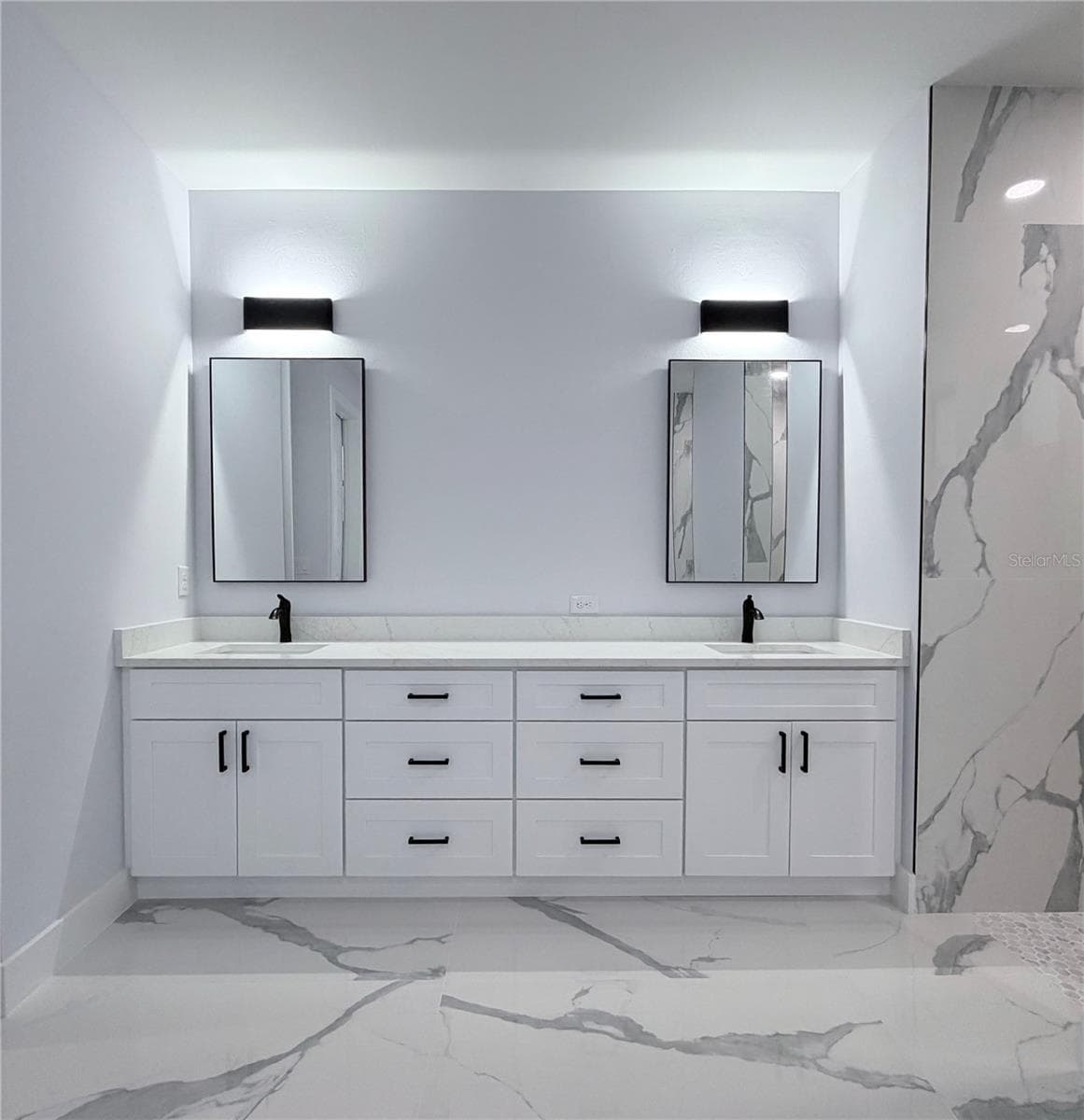 https://portal.onehome.com/en-US/share/3177698v54586 - 2675 YACOLT AVE, NORTH PORT