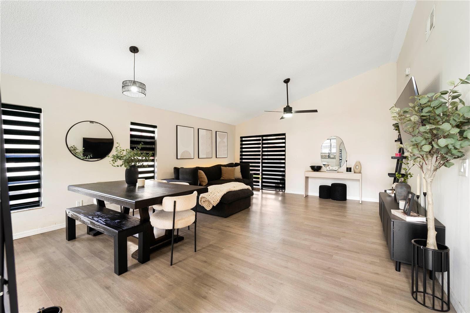Single Family Residence at 9785 PINEY POINT CIR, ORLANDO, photo 8 of 30