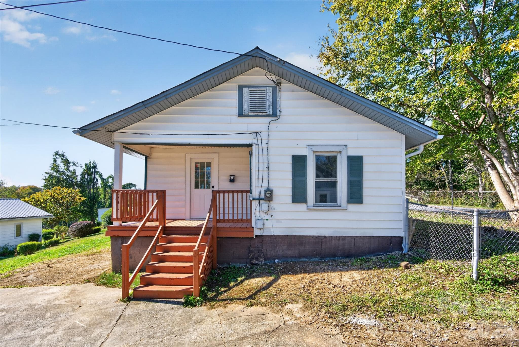 611 Center Street