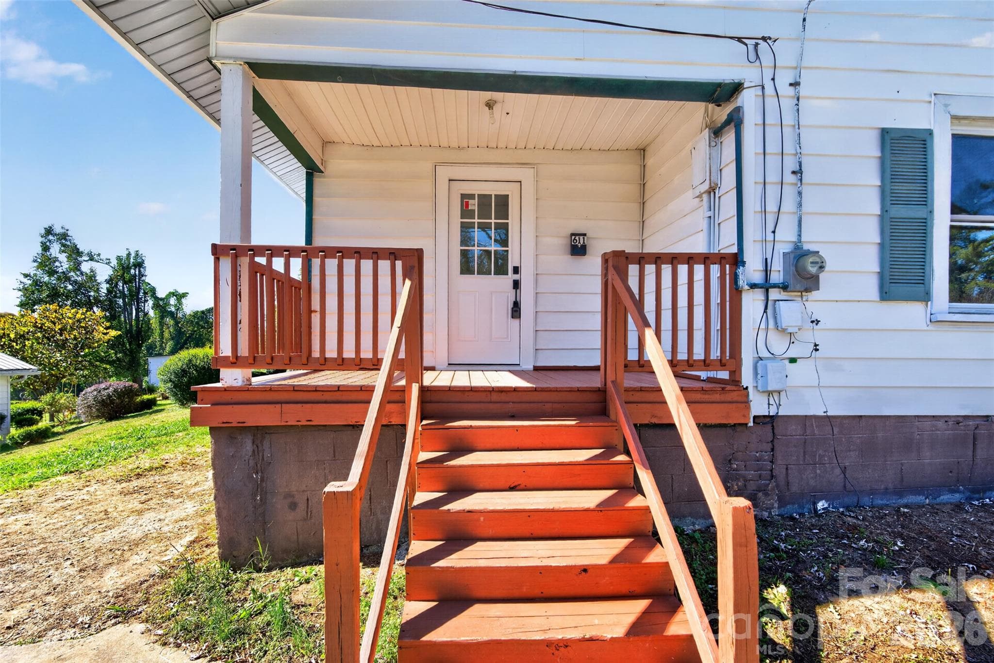 Single Family Residence at 611 Center Street, Lenoir, photo 4 of 17