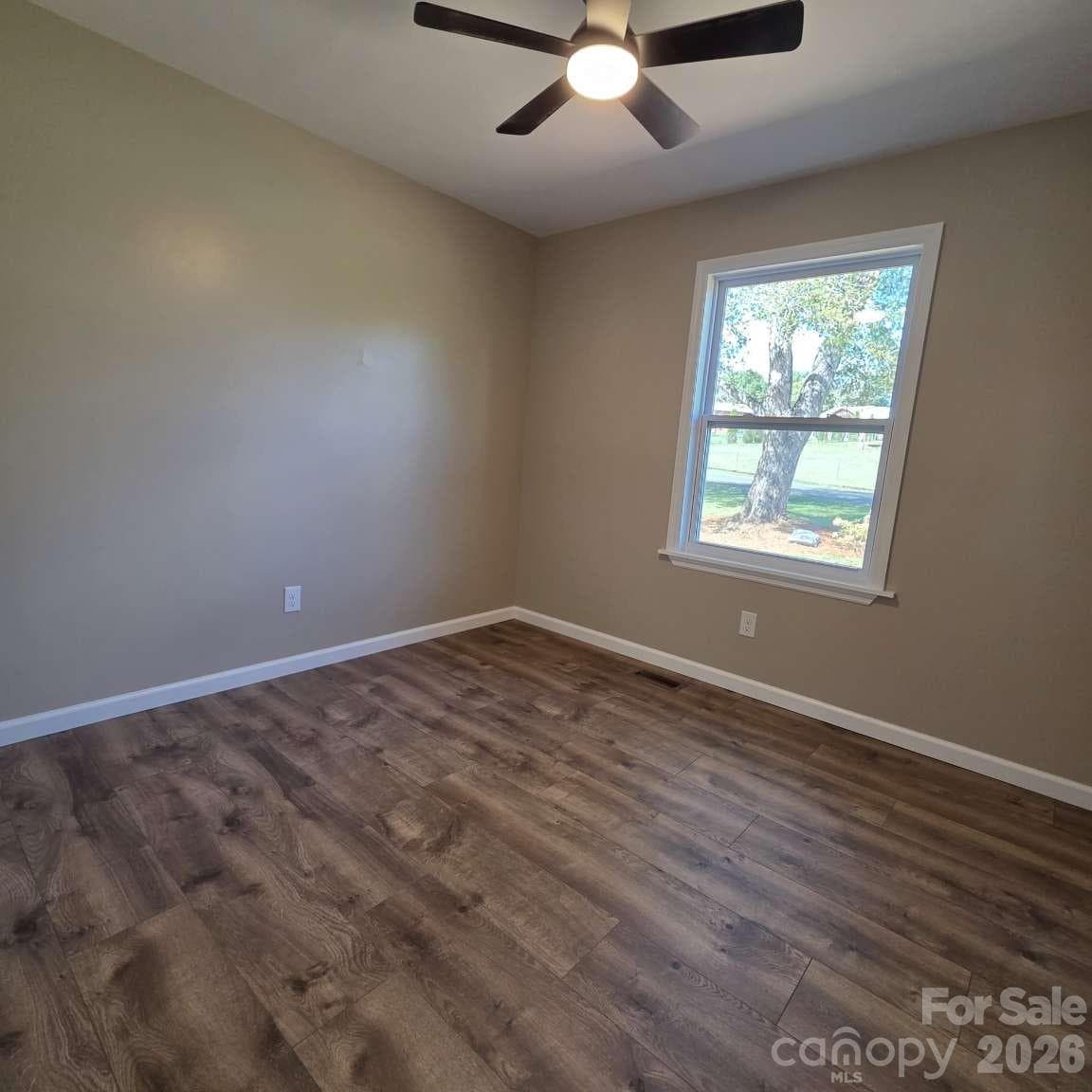 Single Family Residence at 3101 Prairie Court, Lenoir, photo 23 of 40
