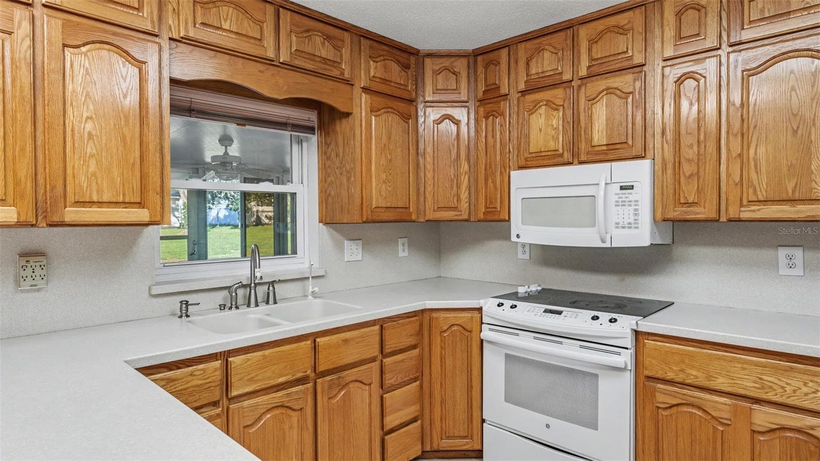 Single Family Residence at 6739 FARRIS DR, LAKELAND, photo 15 of 49