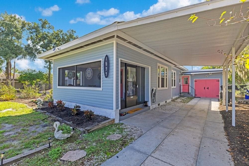 Single Family Residence at 1633 E ELM RD, LAKELAND, photo 2 of 33