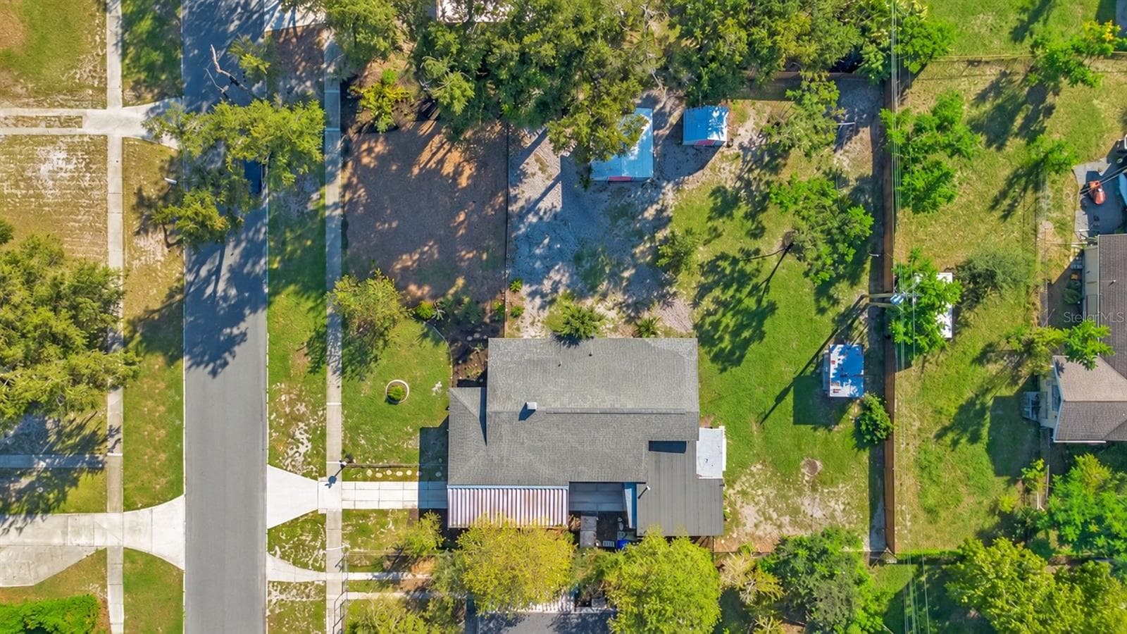 Single Family Residence at 1633 E ELM RD, LAKELAND, photo 3 of 33