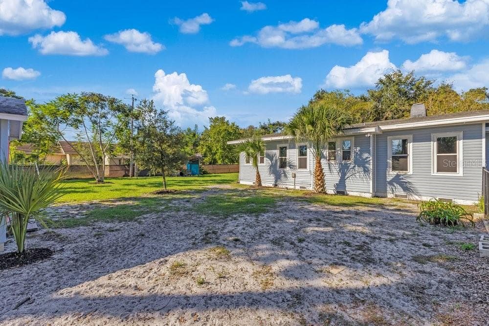 Single Family Residence at 1633 E ELM RD, LAKELAND, photo 21 of 33