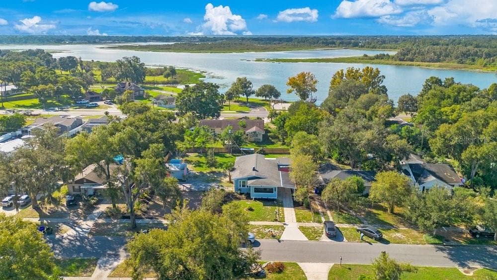 Single Family Residence at 1633 E ELM RD, LAKELAND, photo 24 of 33