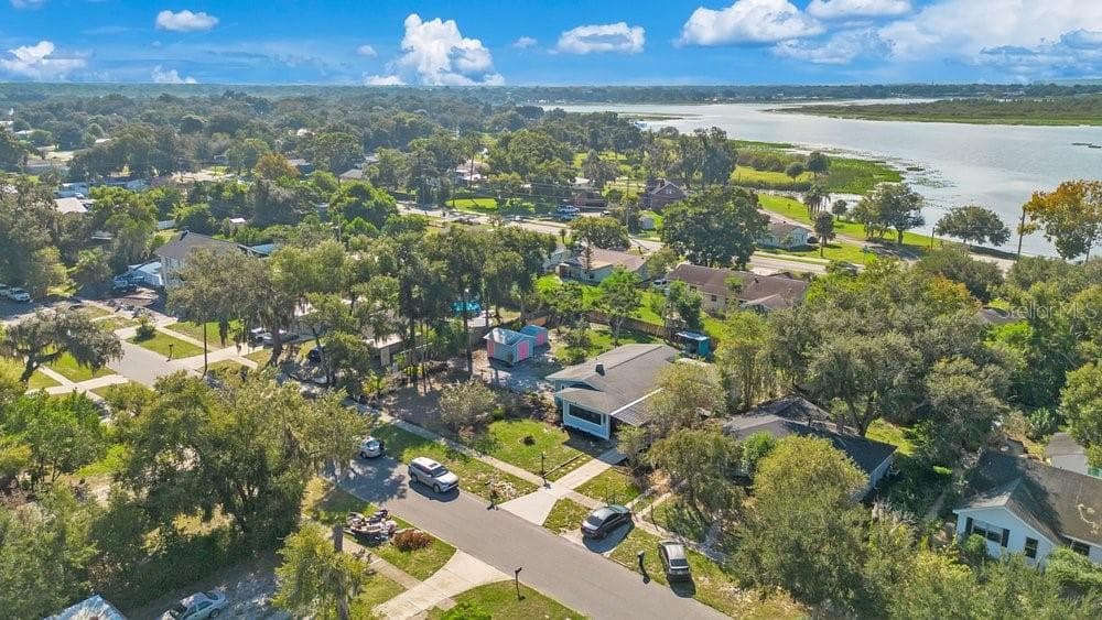 Single Family Residence at 1633 E ELM RD, LAKELAND, photo 31 of 33
