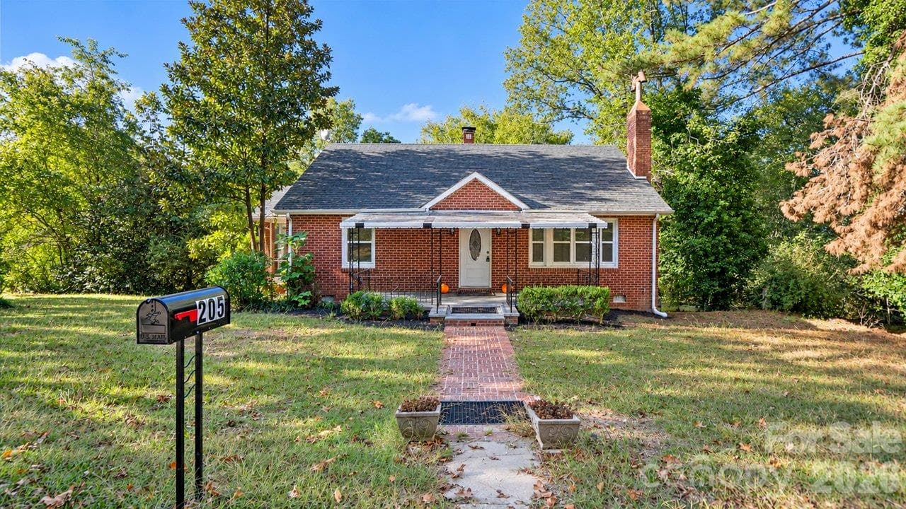 Schedule Your Private Showing Today! - 205 Sunrise Avenue, Mount Gilead