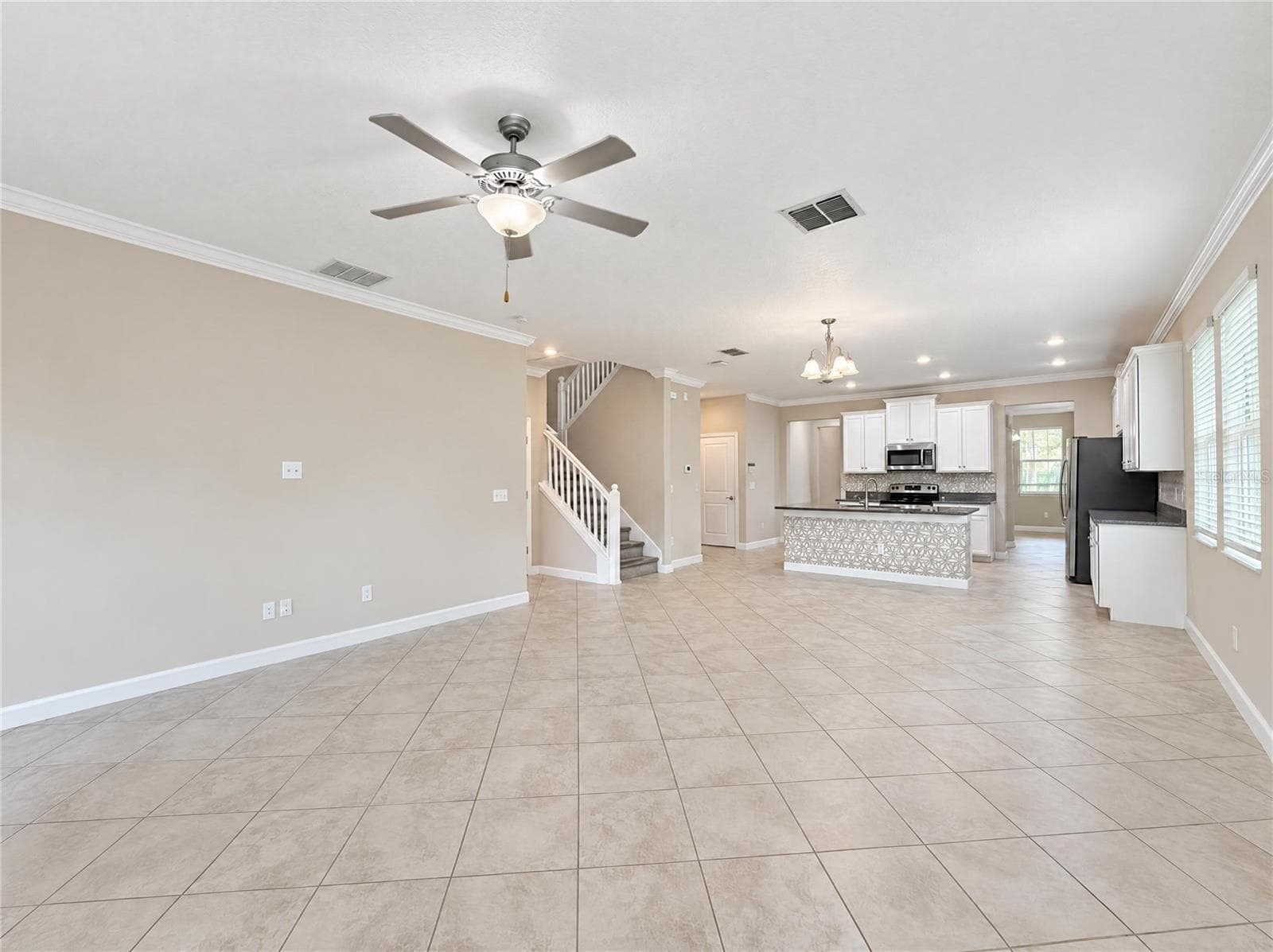 Single Family Residence at 6244 ENGLISH HOLLOW RD, TAMPA, photo 6 of 32
