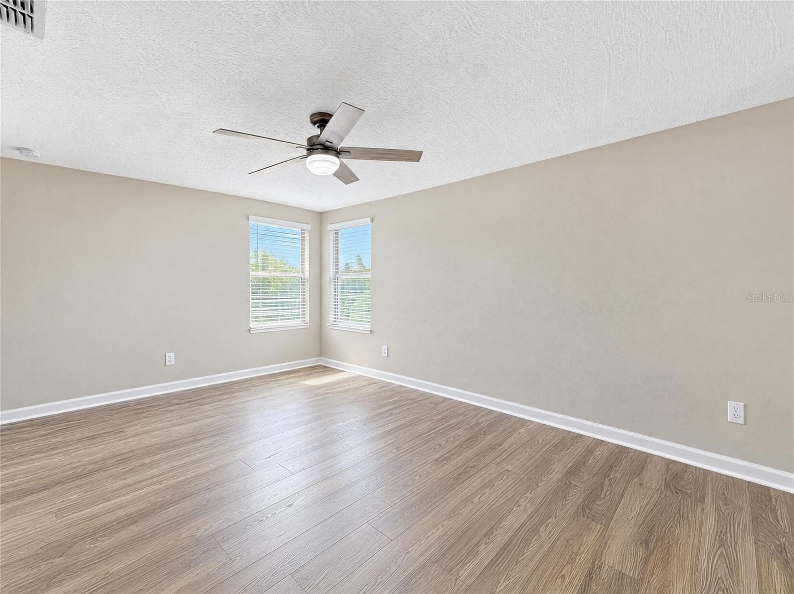 Single Family Residence at 6244 ENGLISH HOLLOW RD, TAMPA, photo 12 of 32