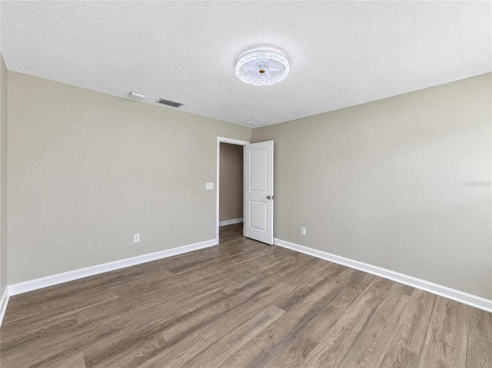 Single Family Residence at 6244 ENGLISH HOLLOW RD, TAMPA, photo 15 of 32
