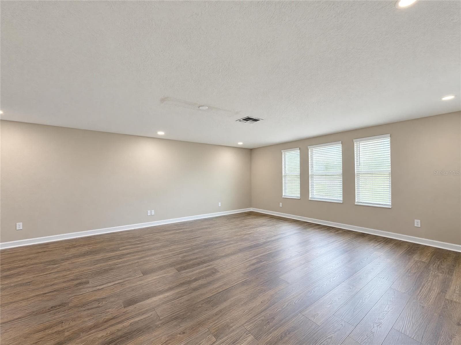 Single Family Residence at 6244 ENGLISH HOLLOW RD, TAMPA, photo 26 of 32