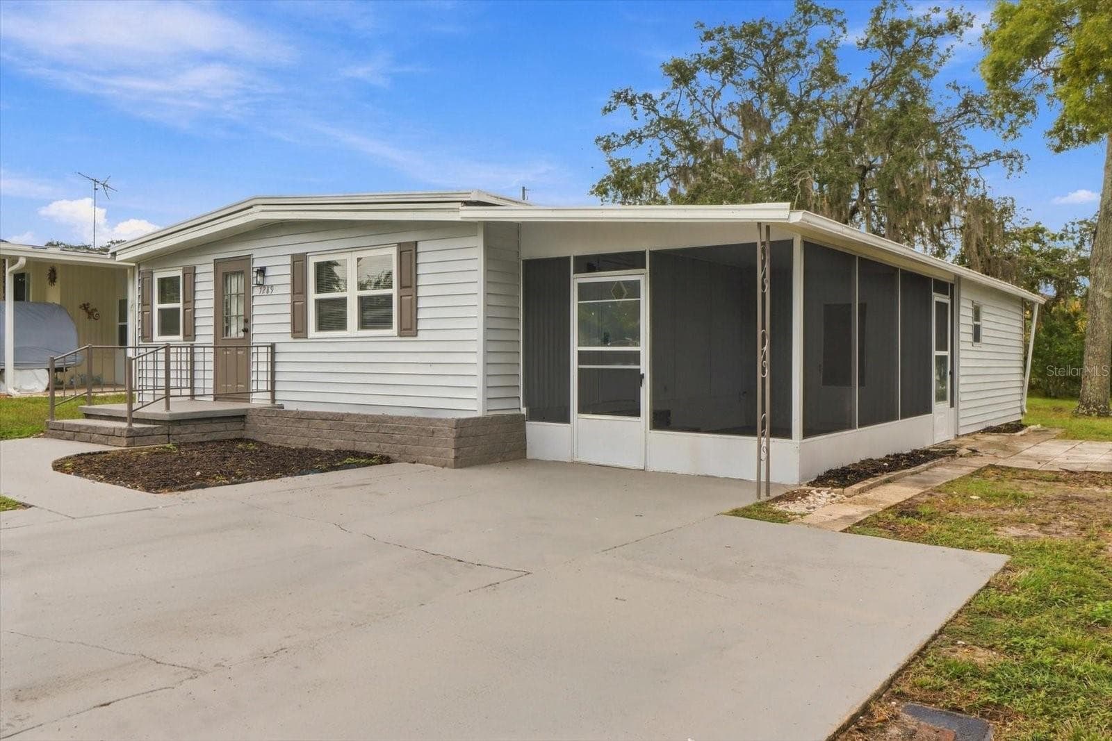 Mobile Home at 7289 FAIRLANE AVE, BROOKSVILLE, photo 4 of 38