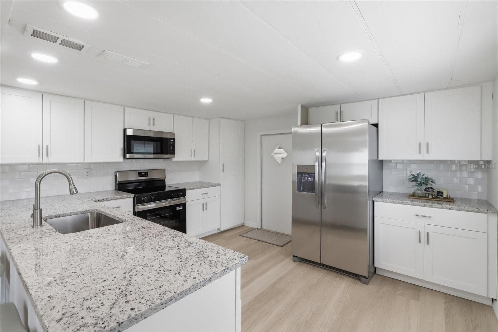 Mobile Home at 7289 FAIRLANE AVE, BROOKSVILLE, photo 12 of 38