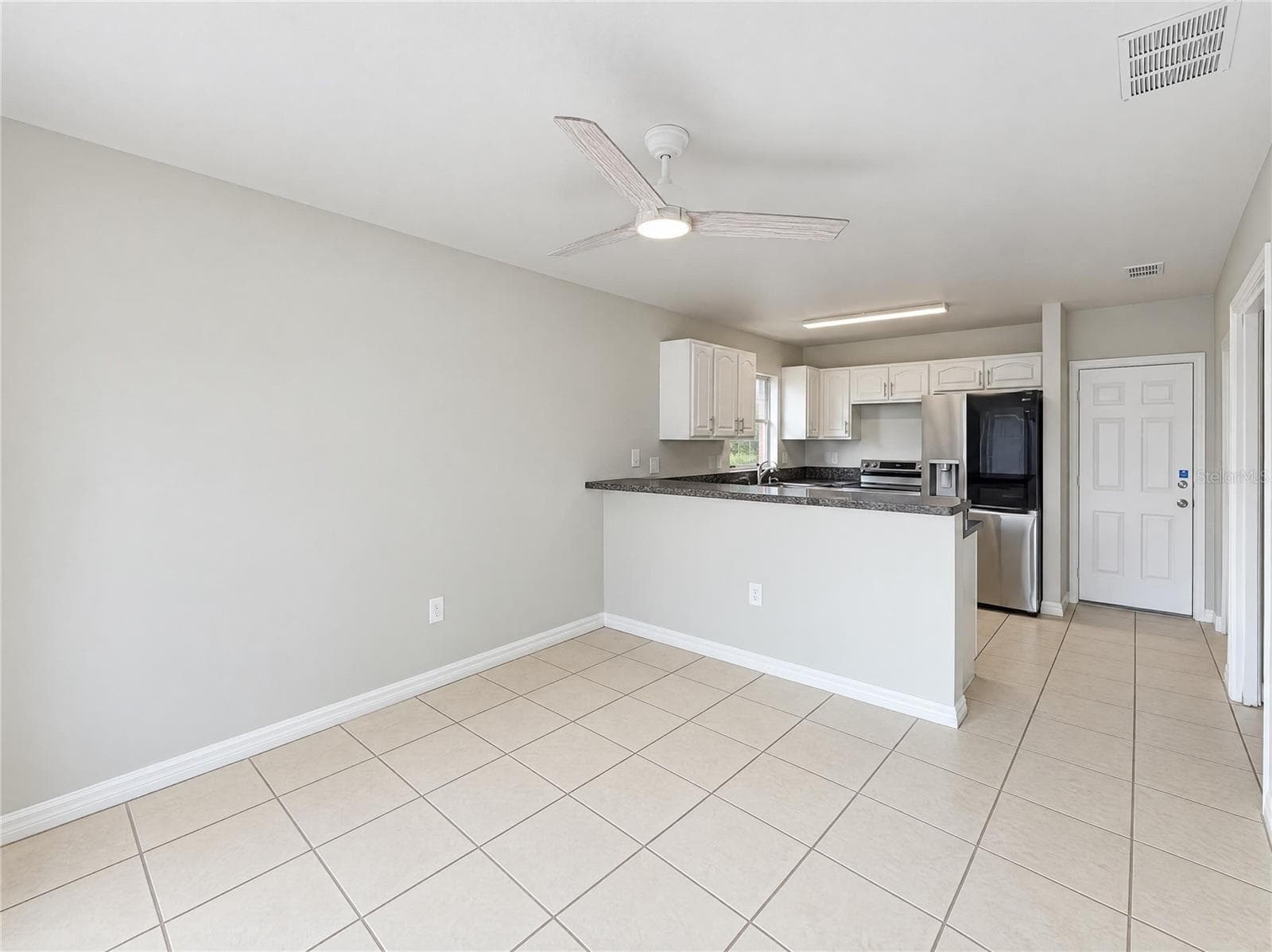 Single Family Residence at 2949 ILLINOIS AVE, LAKELAND, photo 4 of 18