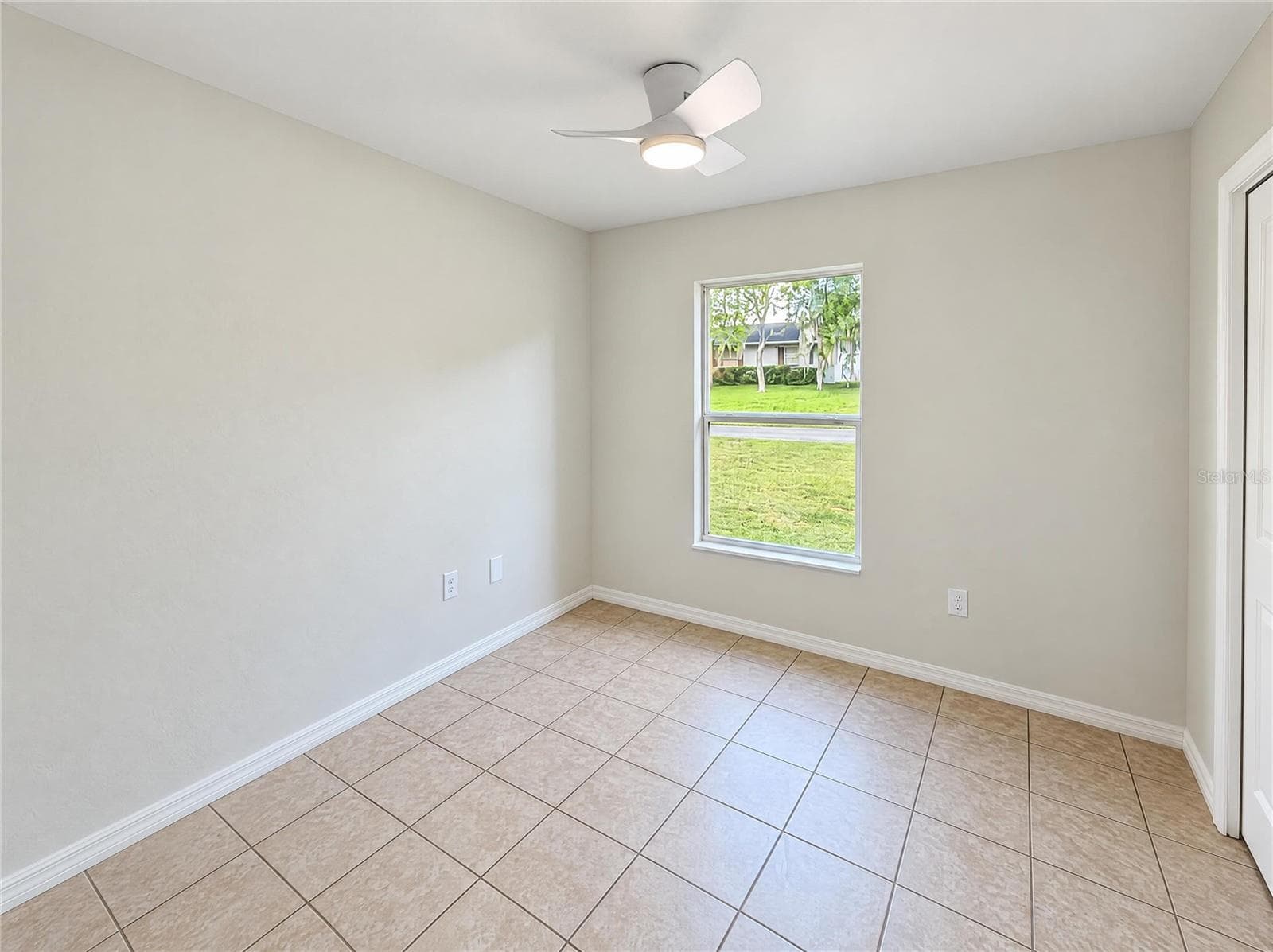 Single Family Residence at 2949 ILLINOIS AVE, LAKELAND, photo 8 of 18