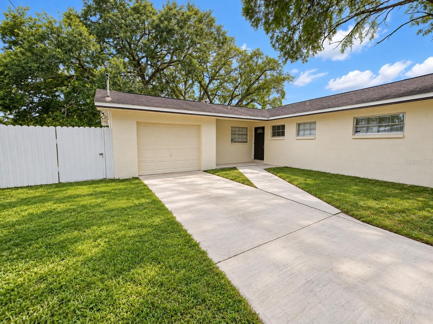 4437 DOLPHIN DR
