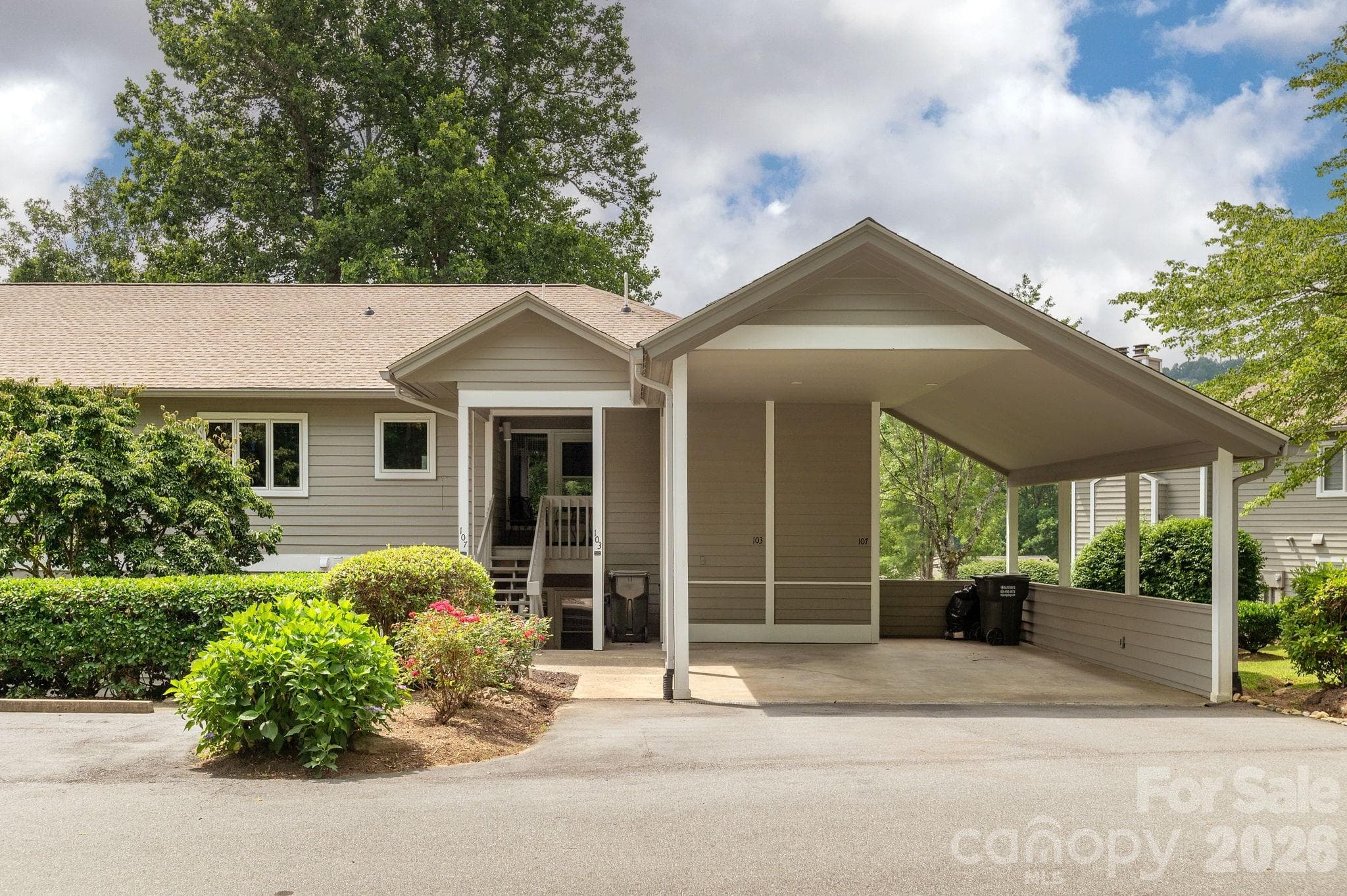 Condominium at 103 GOLFSIDE Drive, Flat Rock, photo 24 of 35