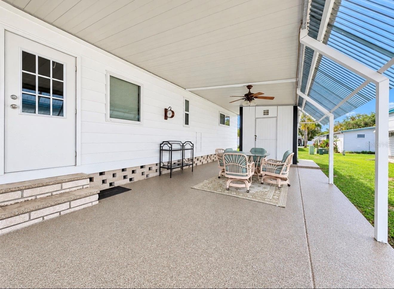 Manufactured Home at 1100 BELCHER RD S #665, LARGO, photo 4 of 55