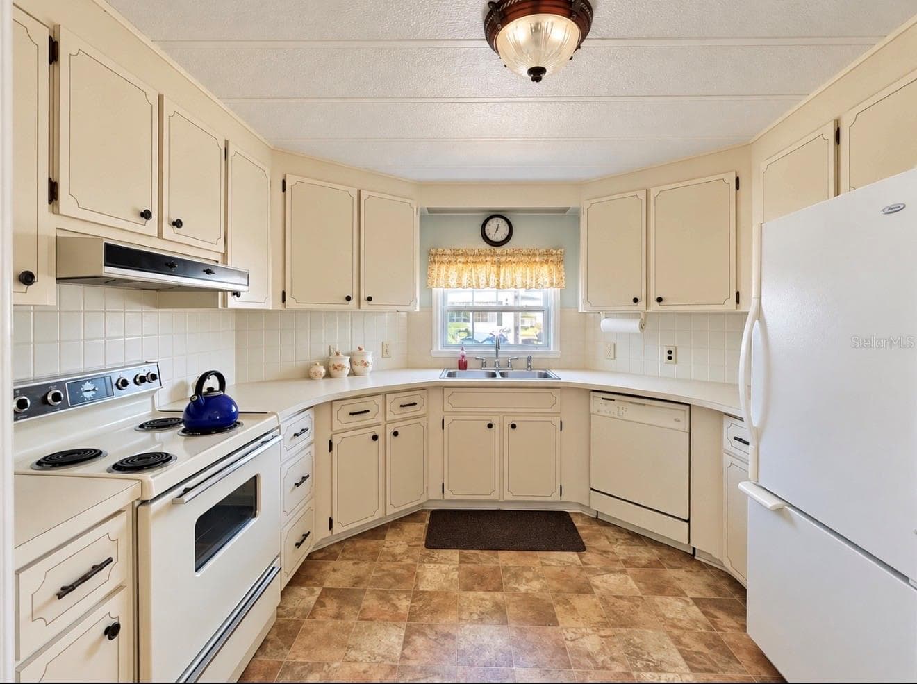 Kitchen - 1100 BELCHER RD S #665, LARGO
