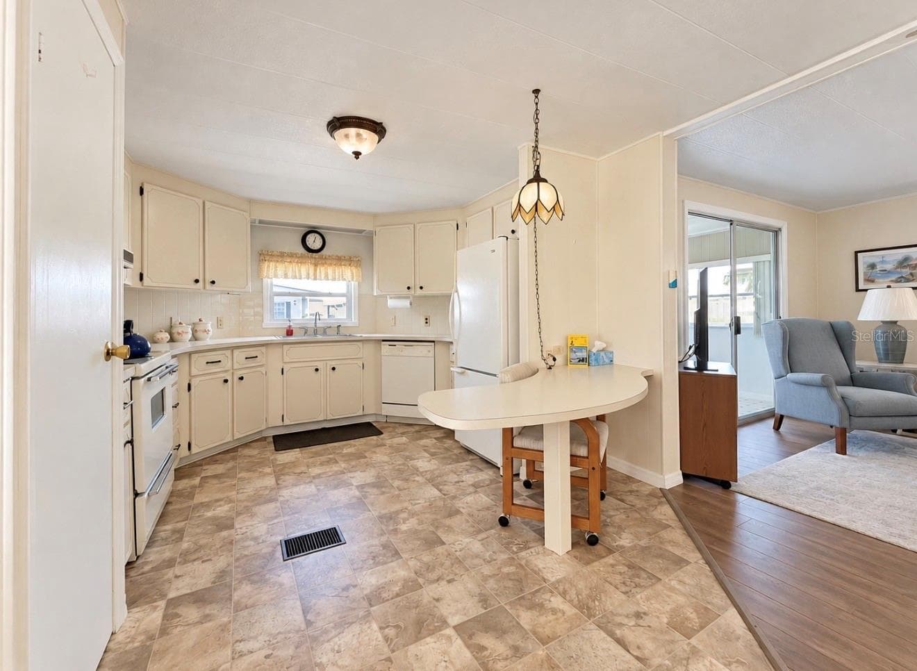 Kitchen with breakfast bar - 1100 BELCHER RD S #665, LARGO
