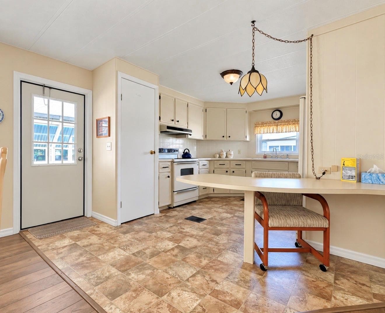 Manufactured Home at 1100 BELCHER RD S #665, LARGO, photo 14 of 55