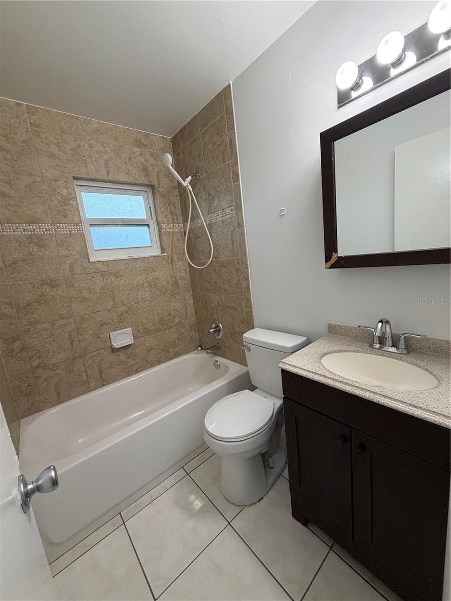 Guest Bathroom - 13872 SE 37TH TER, SUMMERFIELD