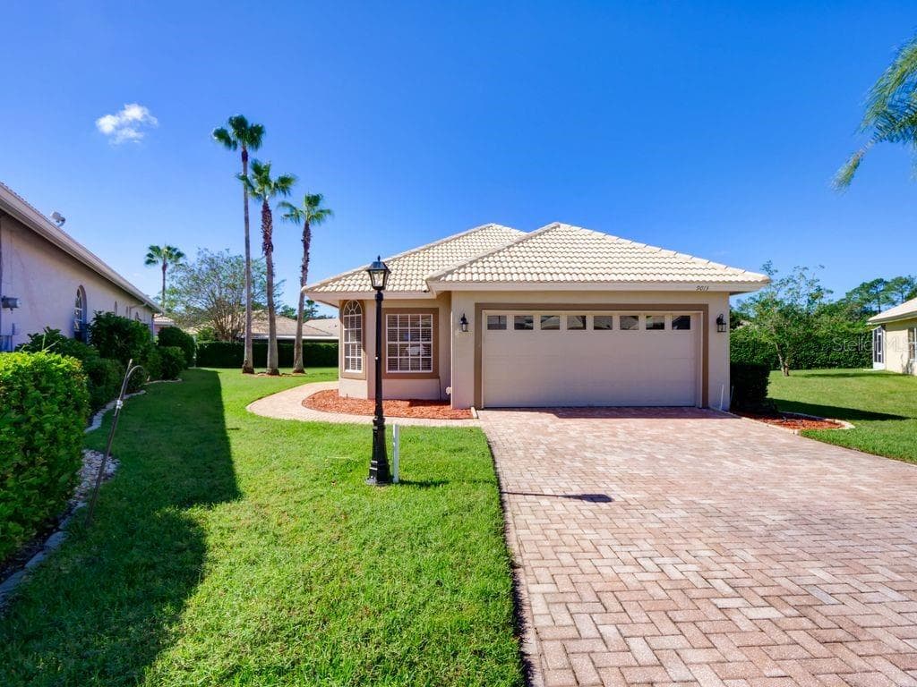 9013 HEATHLAND CT