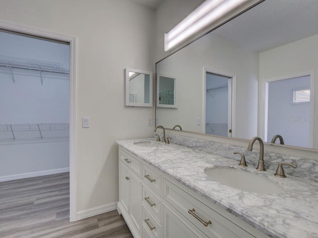 Single Family Residence at 9013 HEATHLAND CT, MOUNT DORA, photo 29 of 73