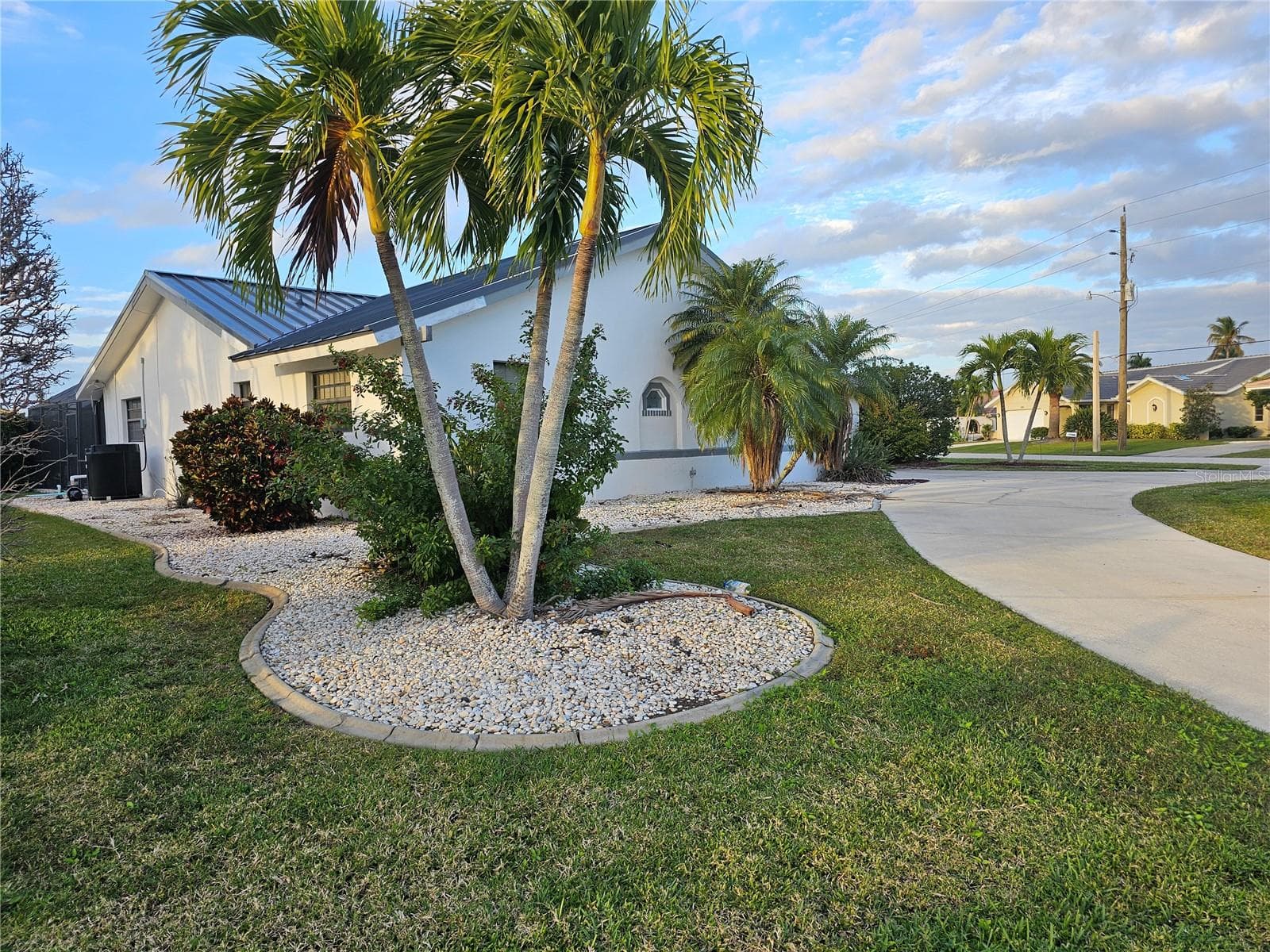 Single Family Residence at 975 CORONADO DR, PUNTA GORDA, photo 4 of 28