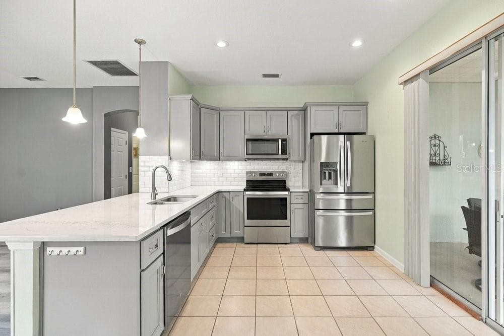 Single Family Residence at 109 WETHERSFIELD CT, DELAND, photo 8 of 34
