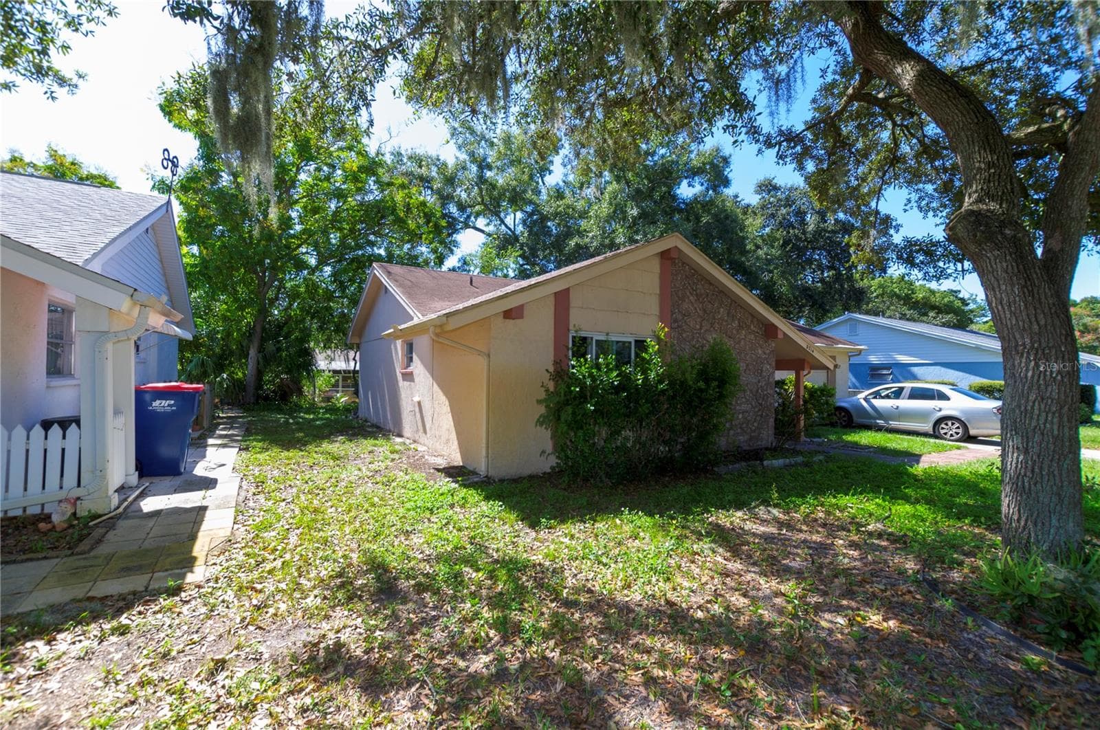 Single Family Residence at 8214 MILL CREEK LN, HUDSON, photo 2 of 25