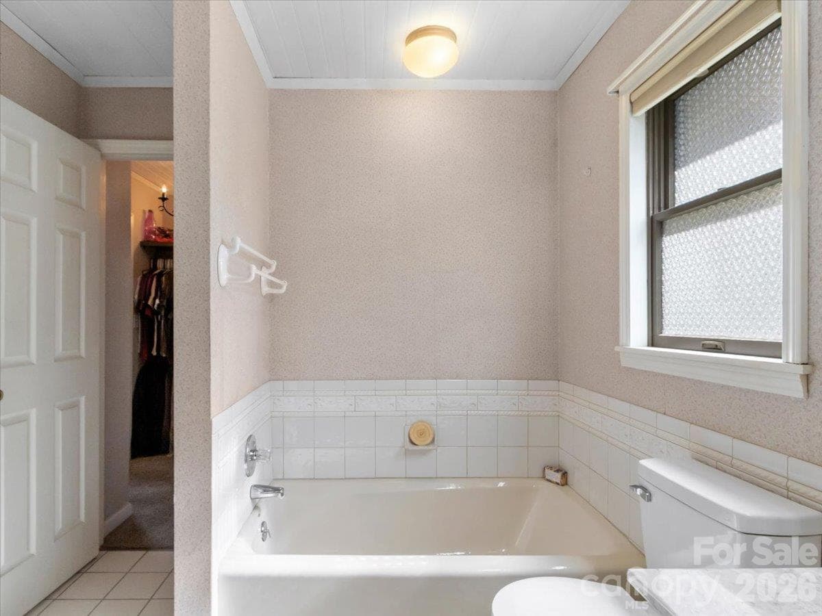 Primary bath - 179 River Walk Drive, Burnsville