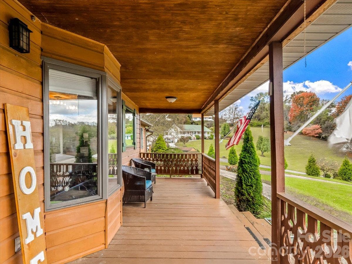 Front porch - 179 River Walk Drive, Burnsville