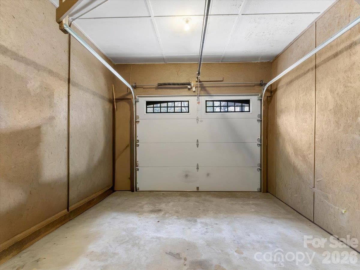 Attached 1 car garage - 179 River Walk Drive, Burnsville